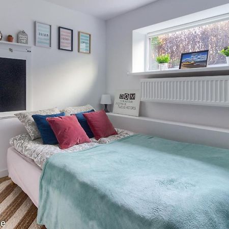 M&R Apartament Smart&Bright Batorego 16, Netflix, Free Wifi, Metro I Park Pole Mokotowskie, Stodola, Self Check-In, 5 Minut Od Centrum Varşova Dış mekan fotoğraf