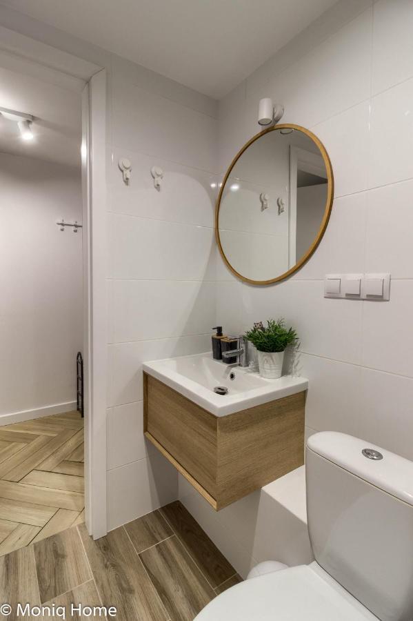M&R Apartament Smart&Bright Batorego 16, Netflix, Free Wifi, Metro I Park Pole Mokotowskie, Stodola, Self Check-In, 5 Minut Od Centrum Varşova Dış mekan fotoğraf